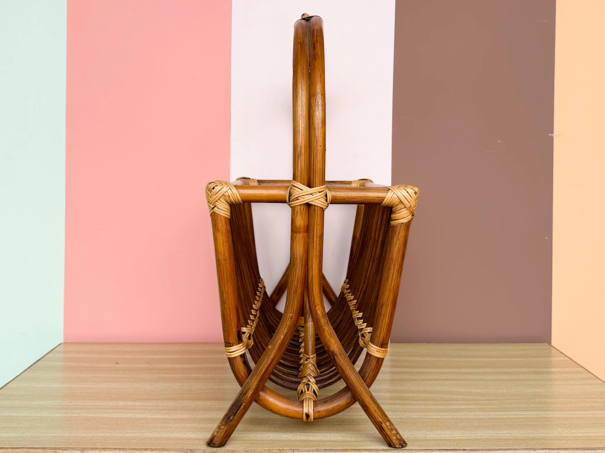 Rattan Magazine Rack - Image 5
