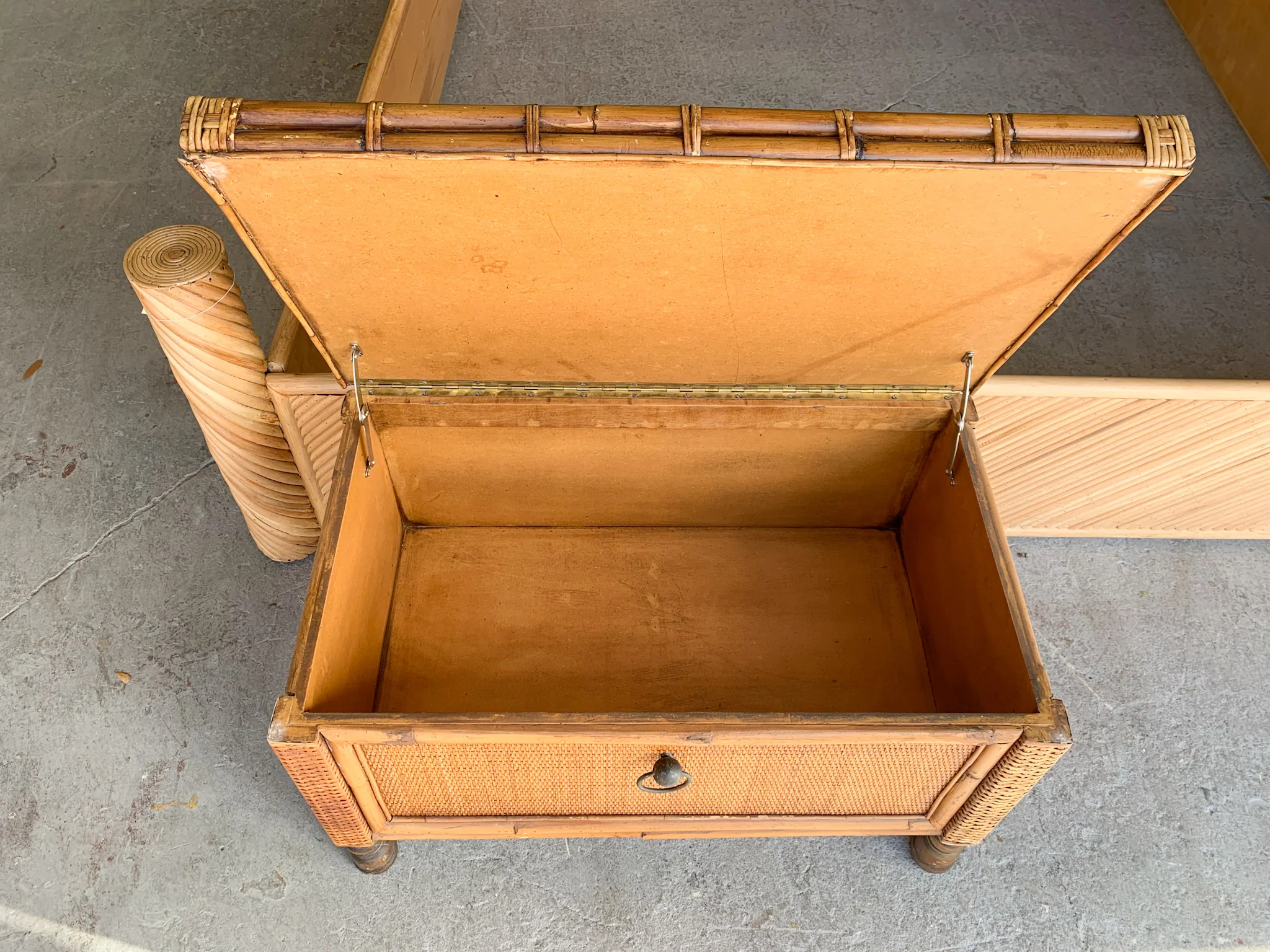 Seagrass Rattan Trunk - Image 3