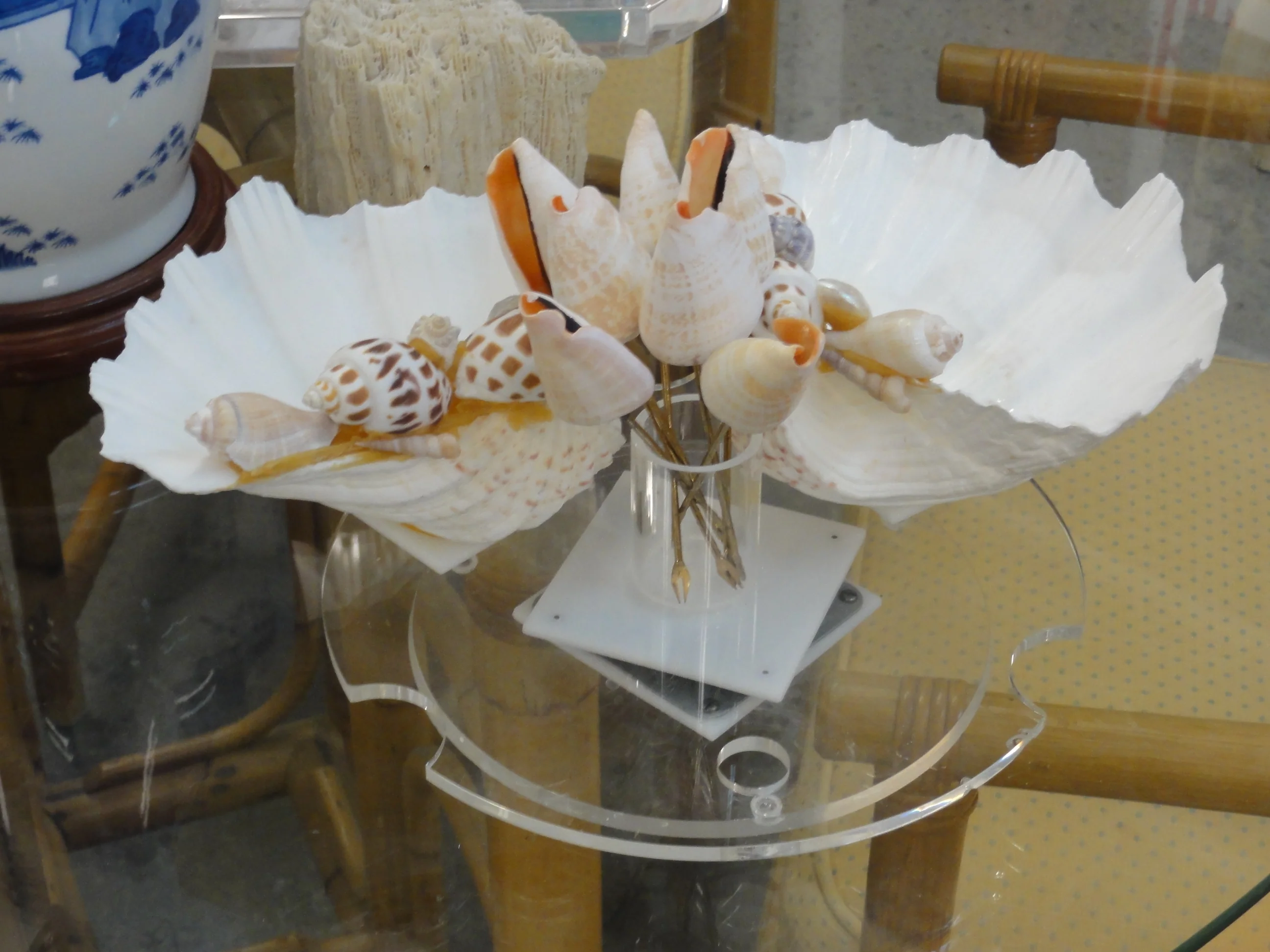 Seashell & Lucite Lazy Susan Serving Set - Image 3