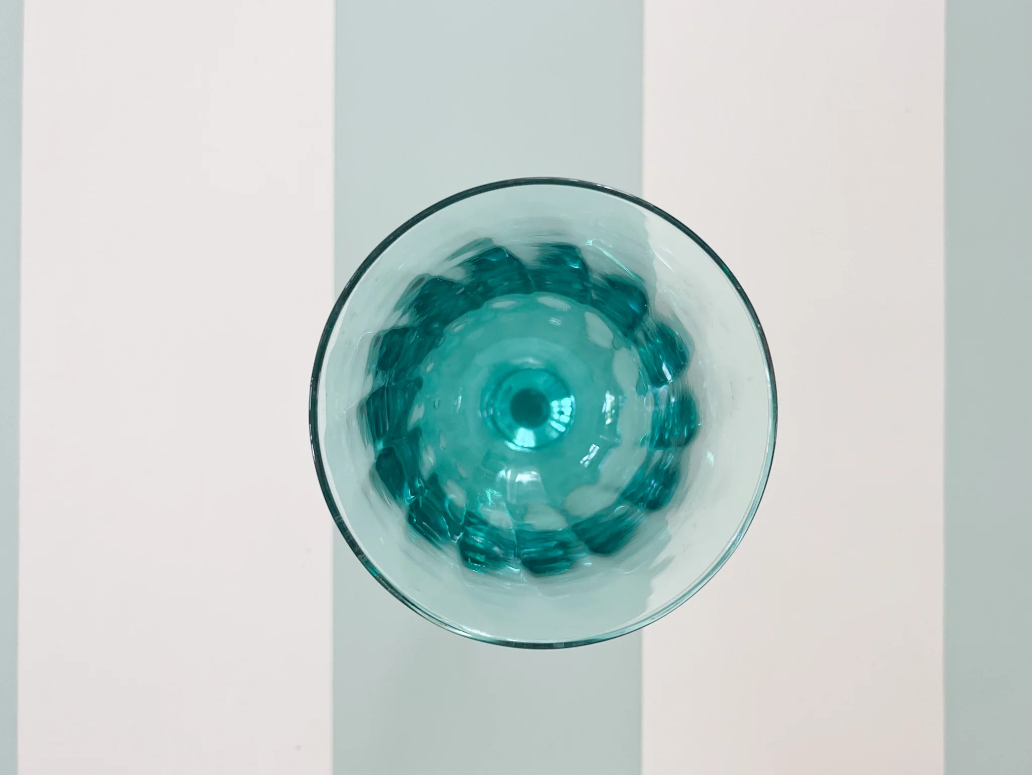 Set of Eight Caribbean Sea Glassware - Image 4