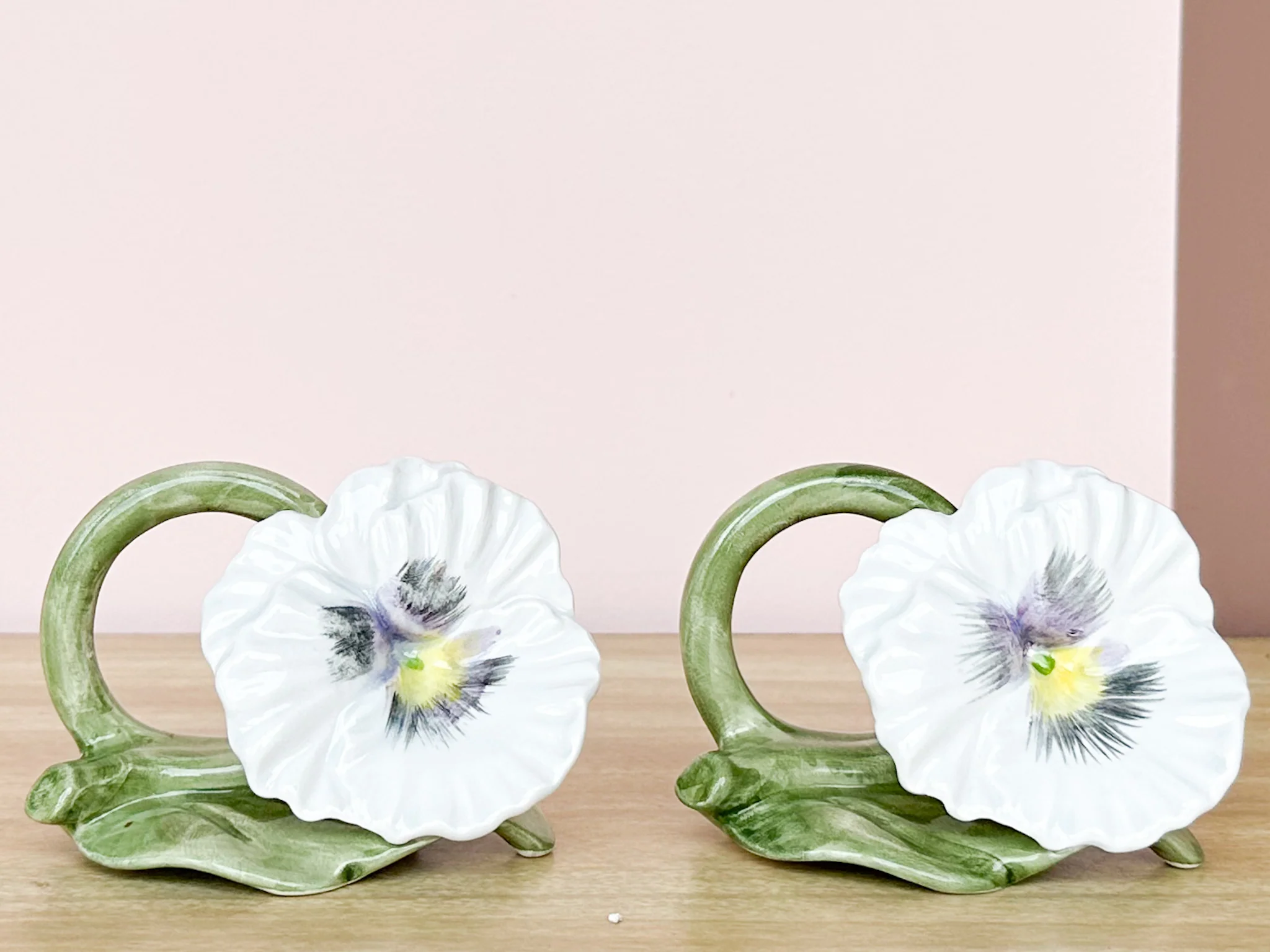 Set of Eight Fitz and Floyd Pansy Napkin Rings - Image 6
