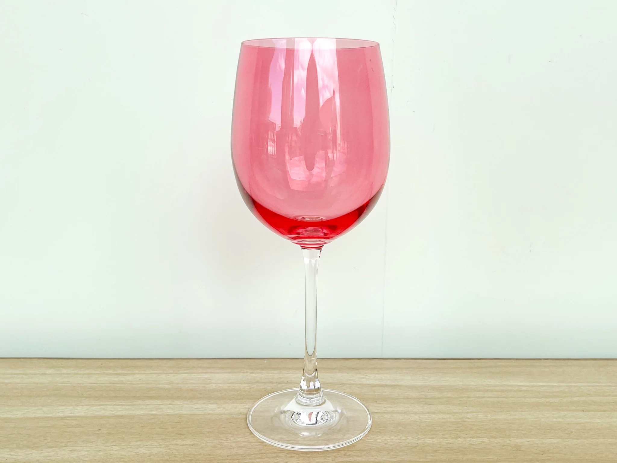 Set of Eight Hot Pink Wine Glasses - Image 2