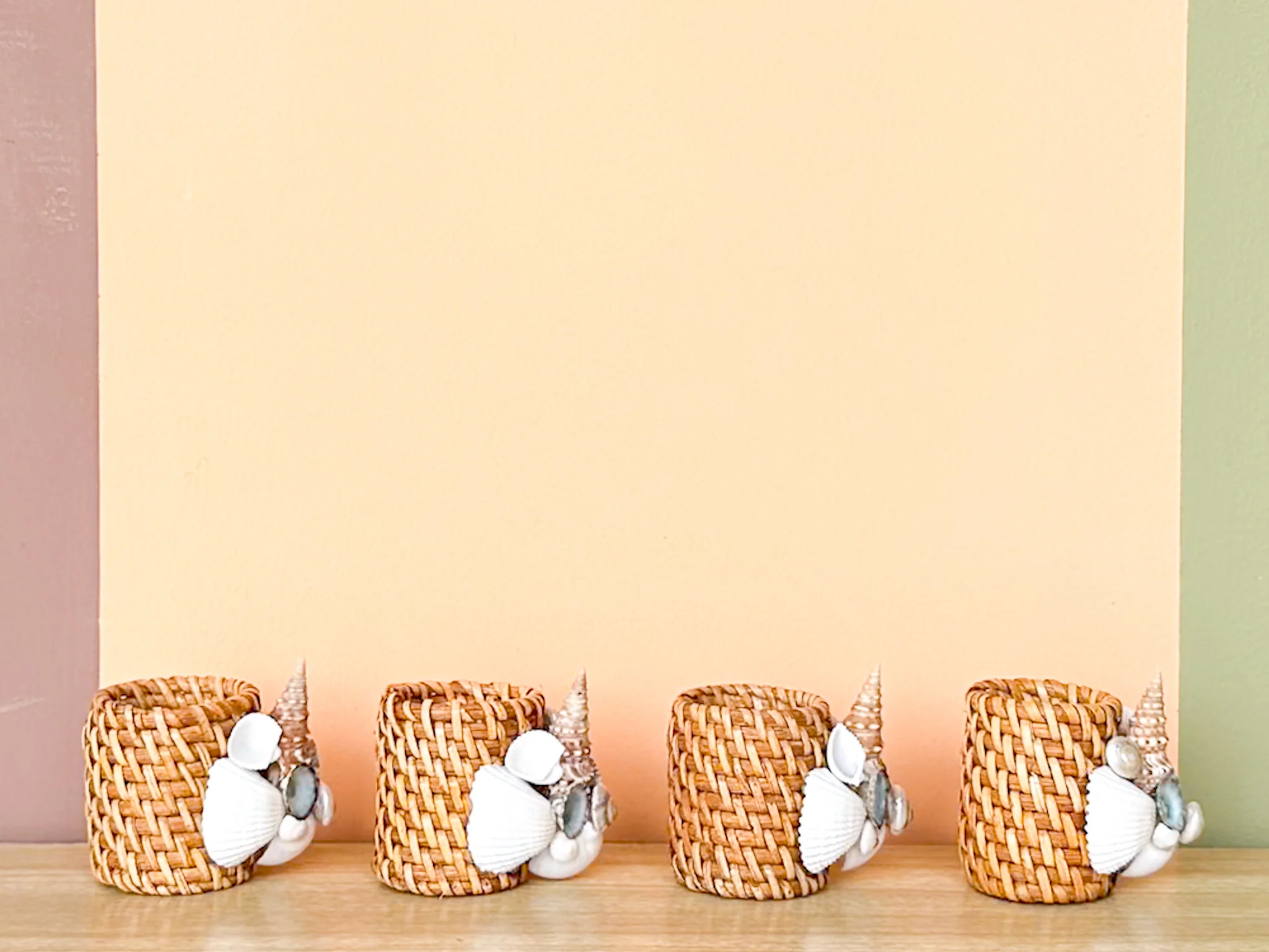 Set of Eight Shellegance Napkin Rings - Image 4
