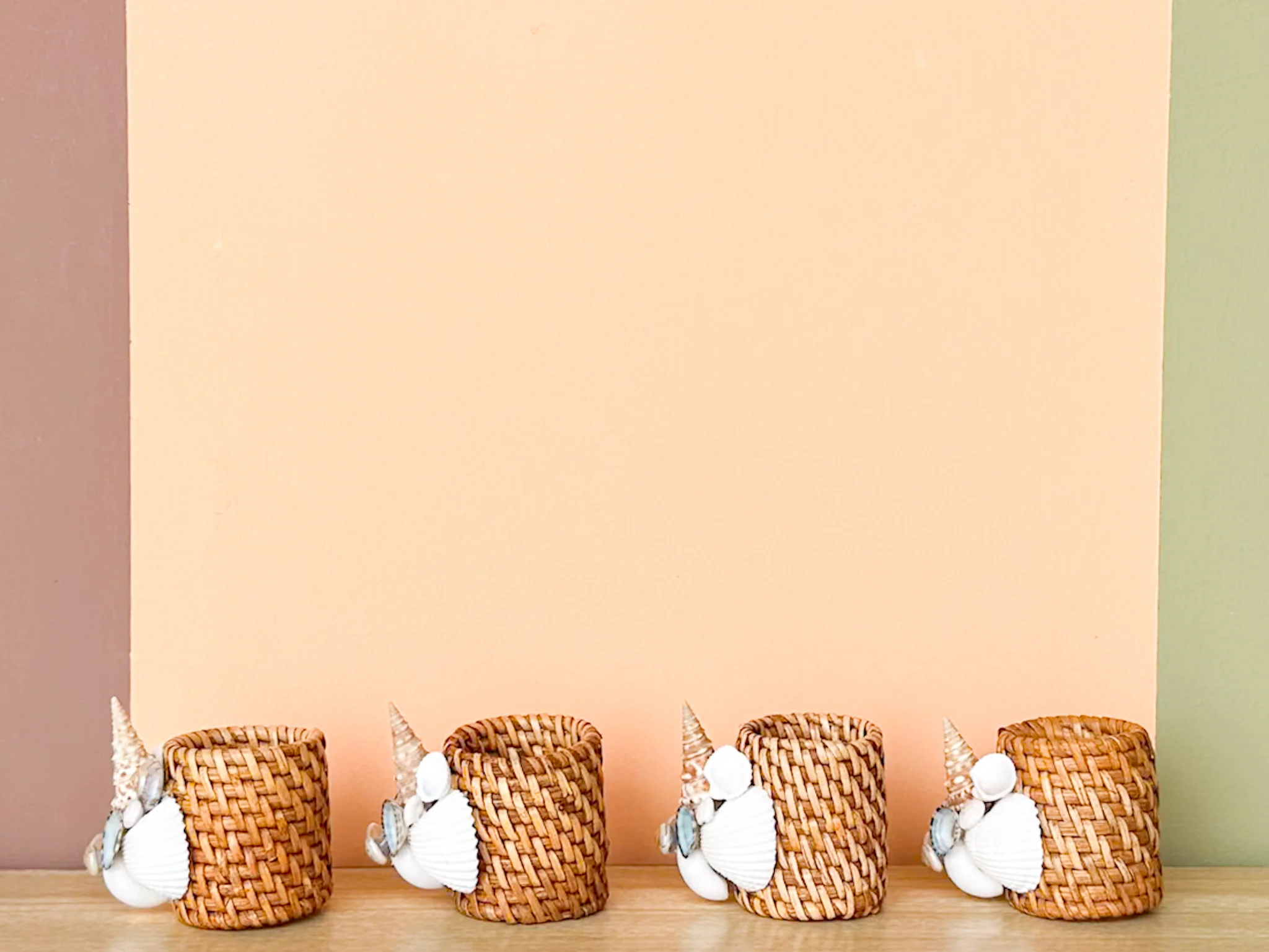 Set of Eight Shellegance Napkin Rings - Image 8