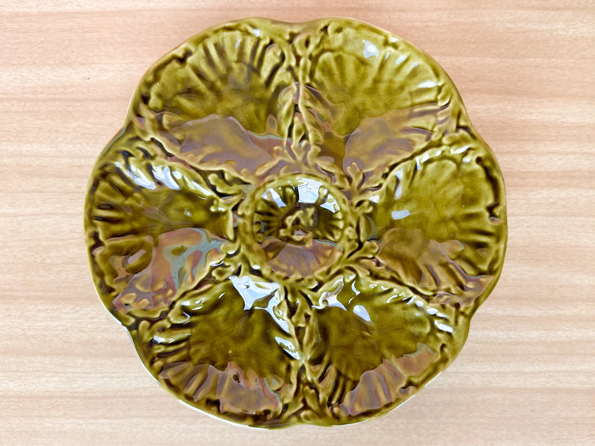 Set of Six French Moss Green Oyster Plates - Image 5