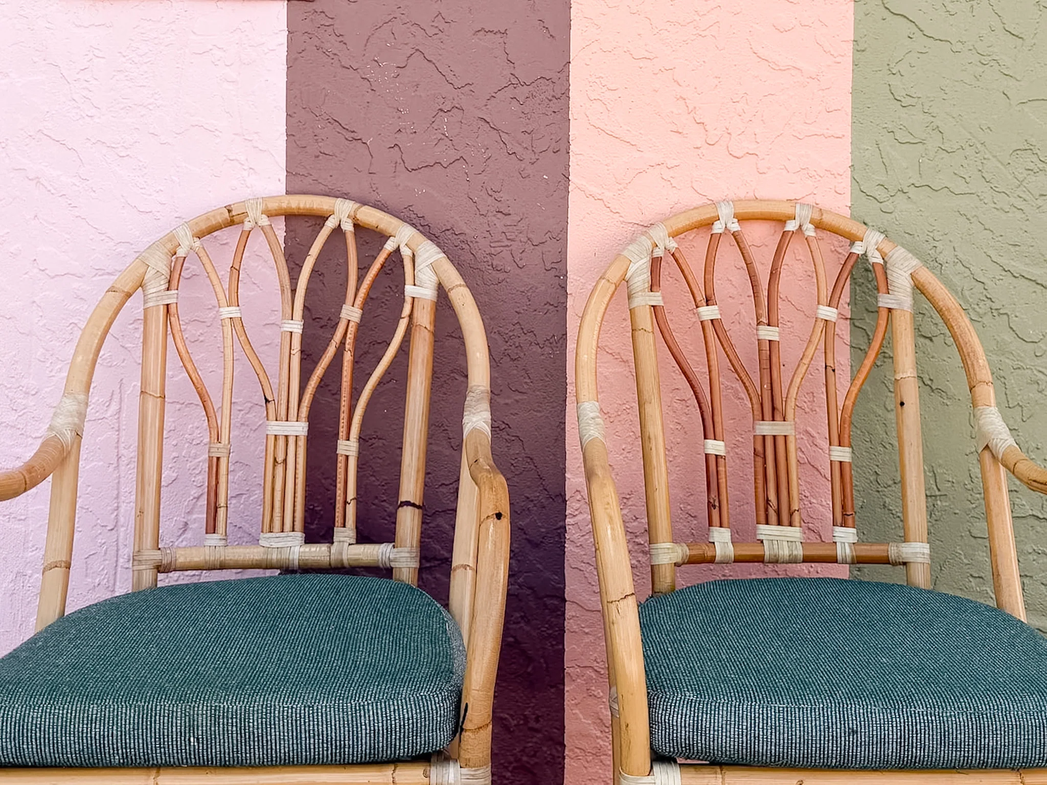 Set of Six Old Florida Rattan Dining Chairs - Image 7