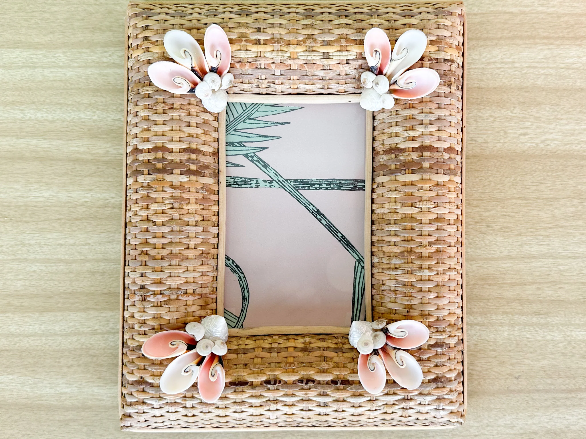 Shell Chic Rattan Frame - Image 3