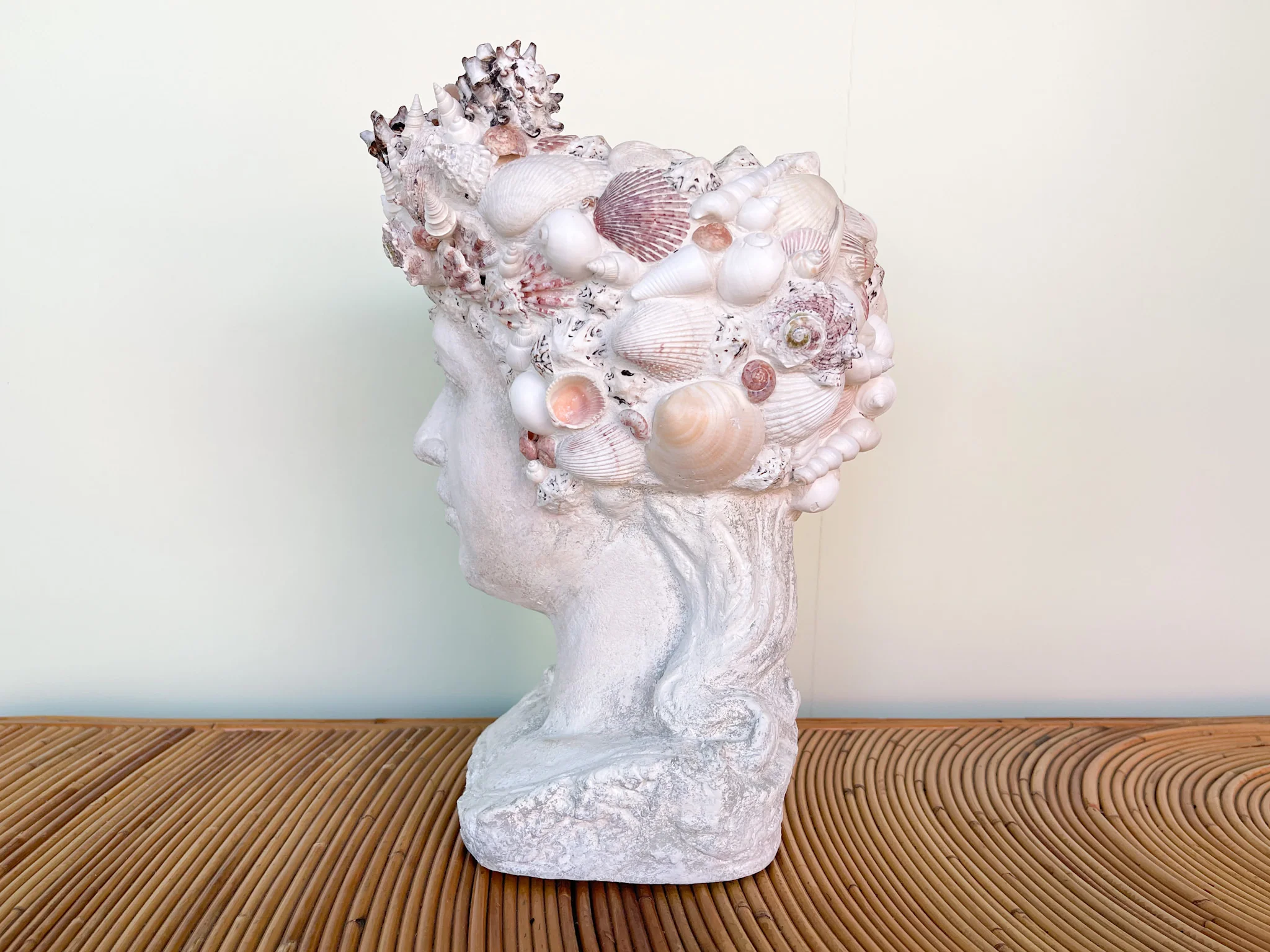 Large Shellegance Bust Cachepot - Image 3
