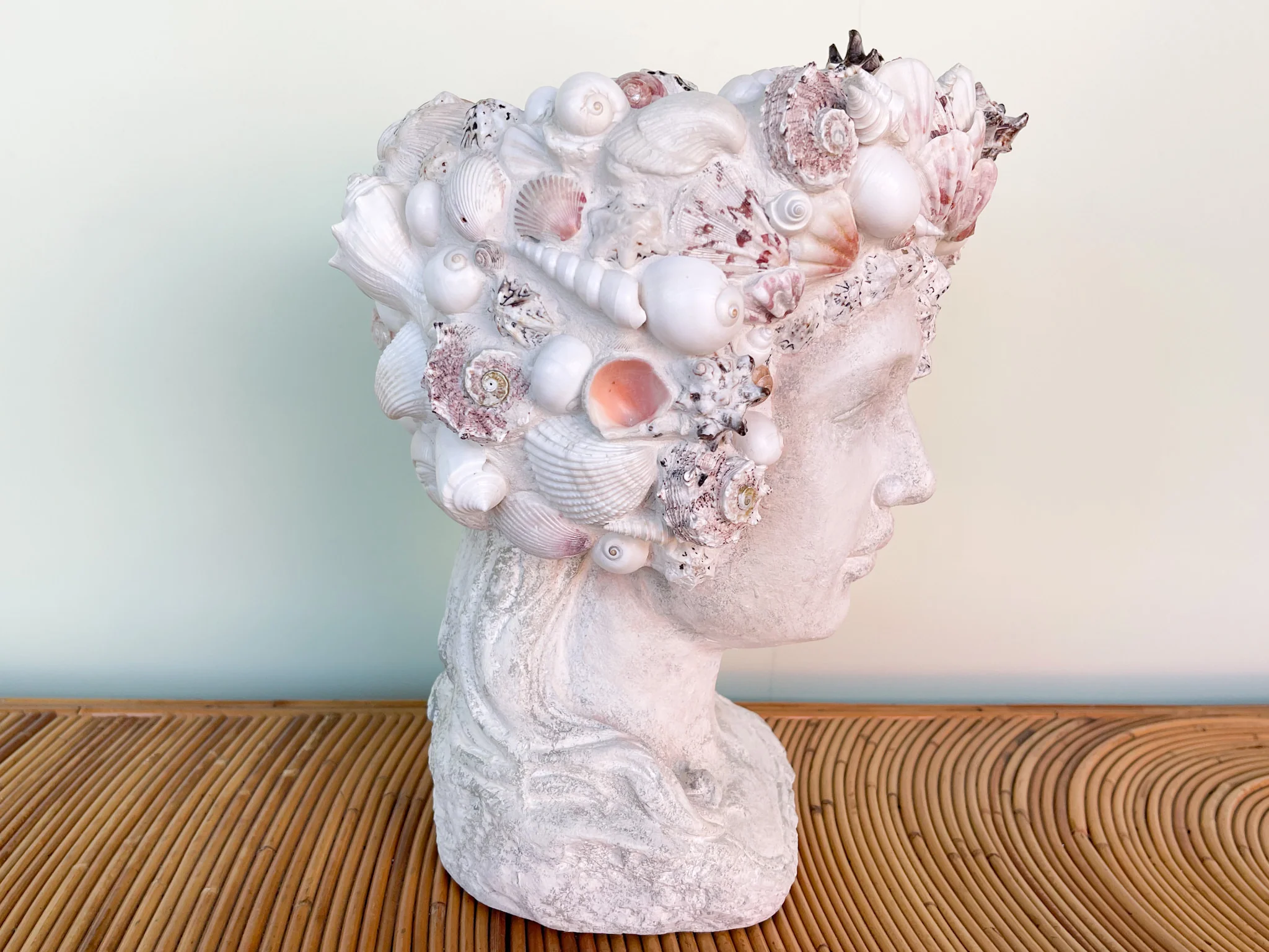 Large Shellegance Bust Cachepot - Image 4