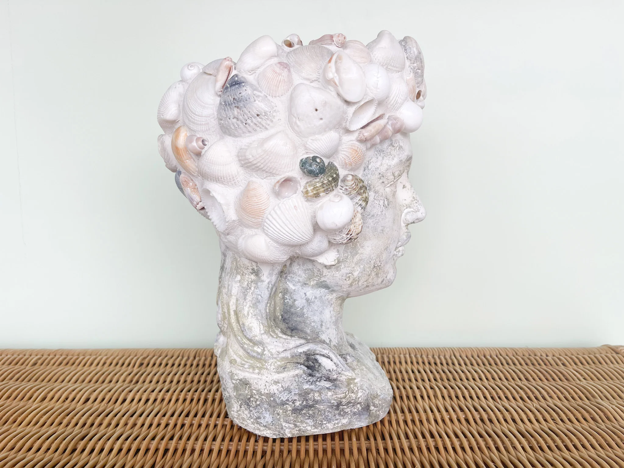 Shellegance Bust Cachepot - Image 2