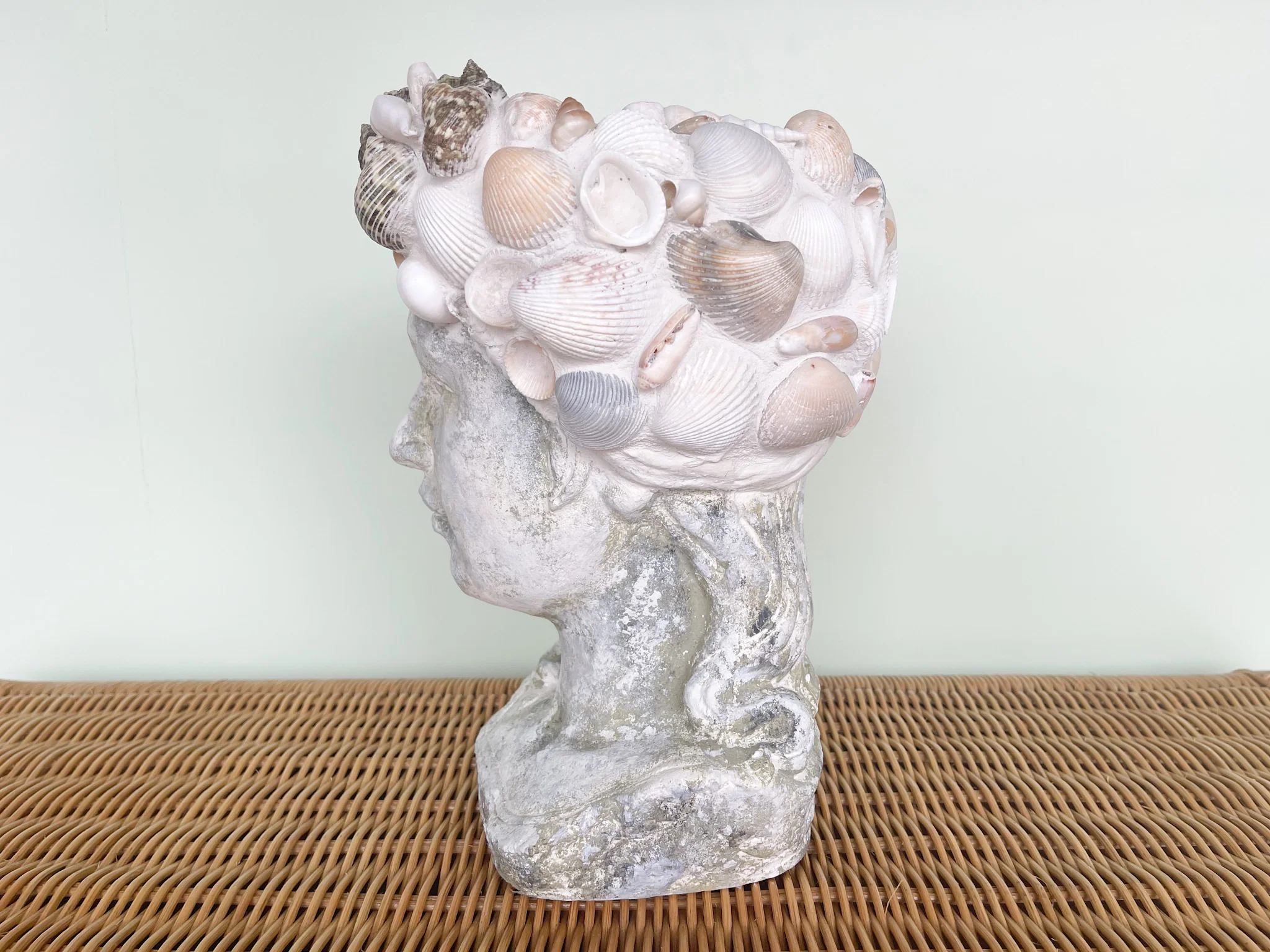 Shellegance Bust Cachepot - Image 3