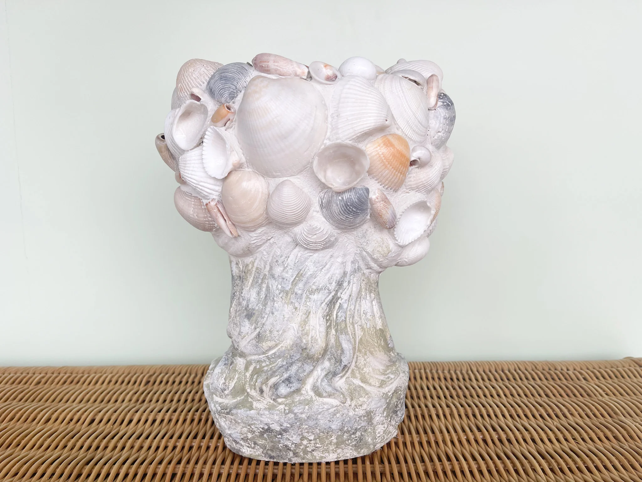 Shellegance Bust Cachepot - Image 4