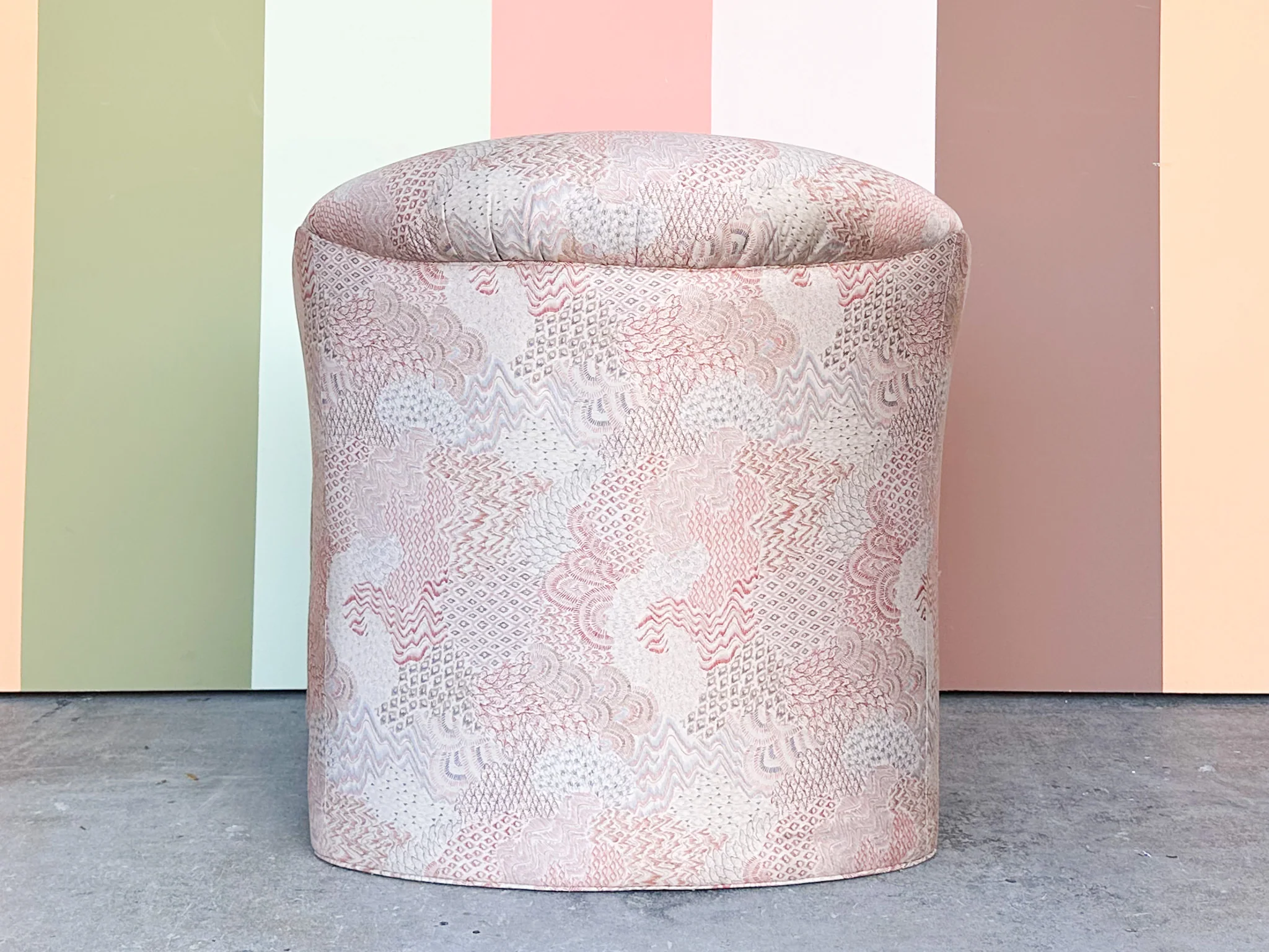 So 80s Kagan Style Upholstered Chair - Image 7