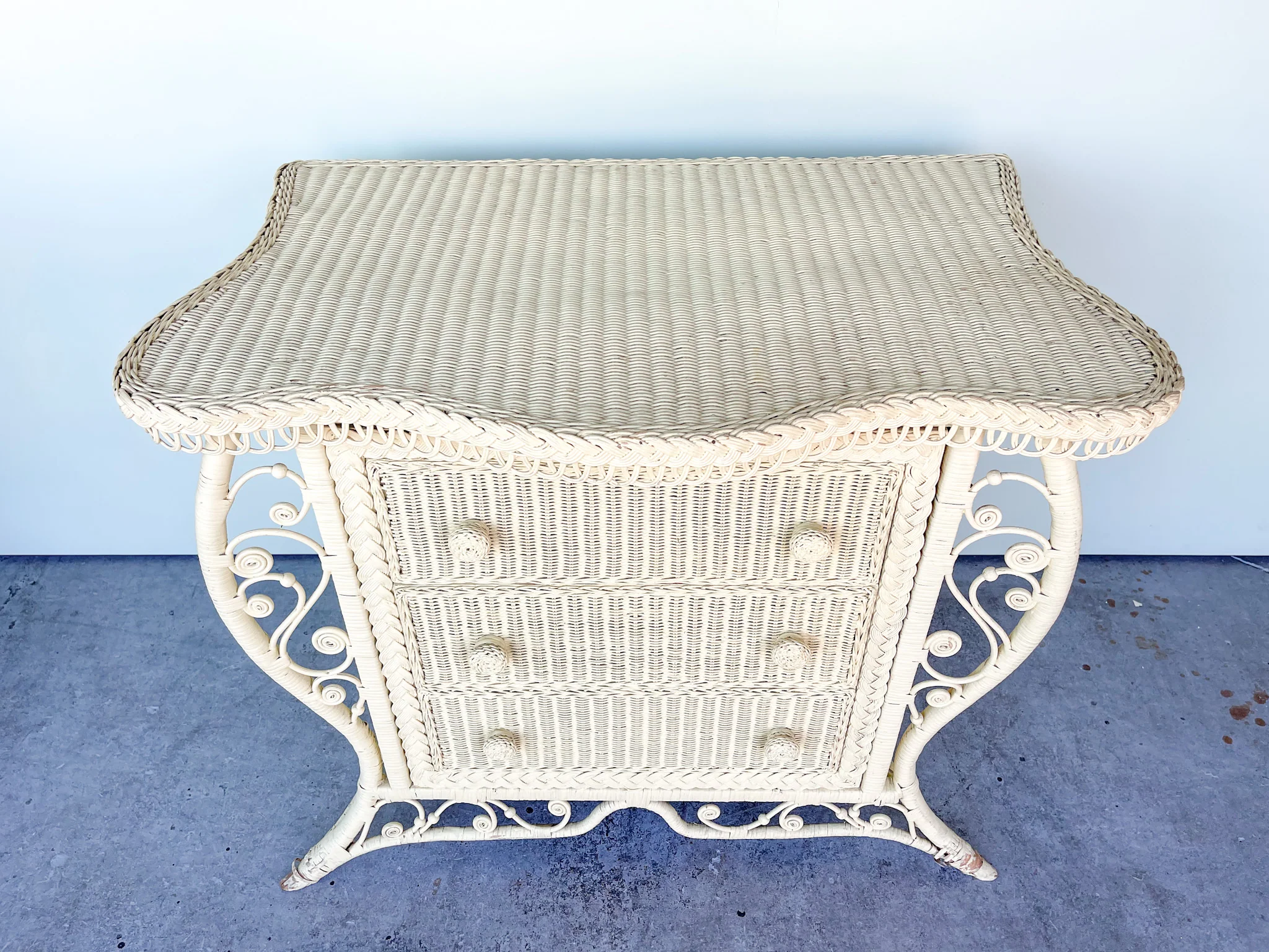 Sweet Fiddlehead Wicker Chest - Image 4