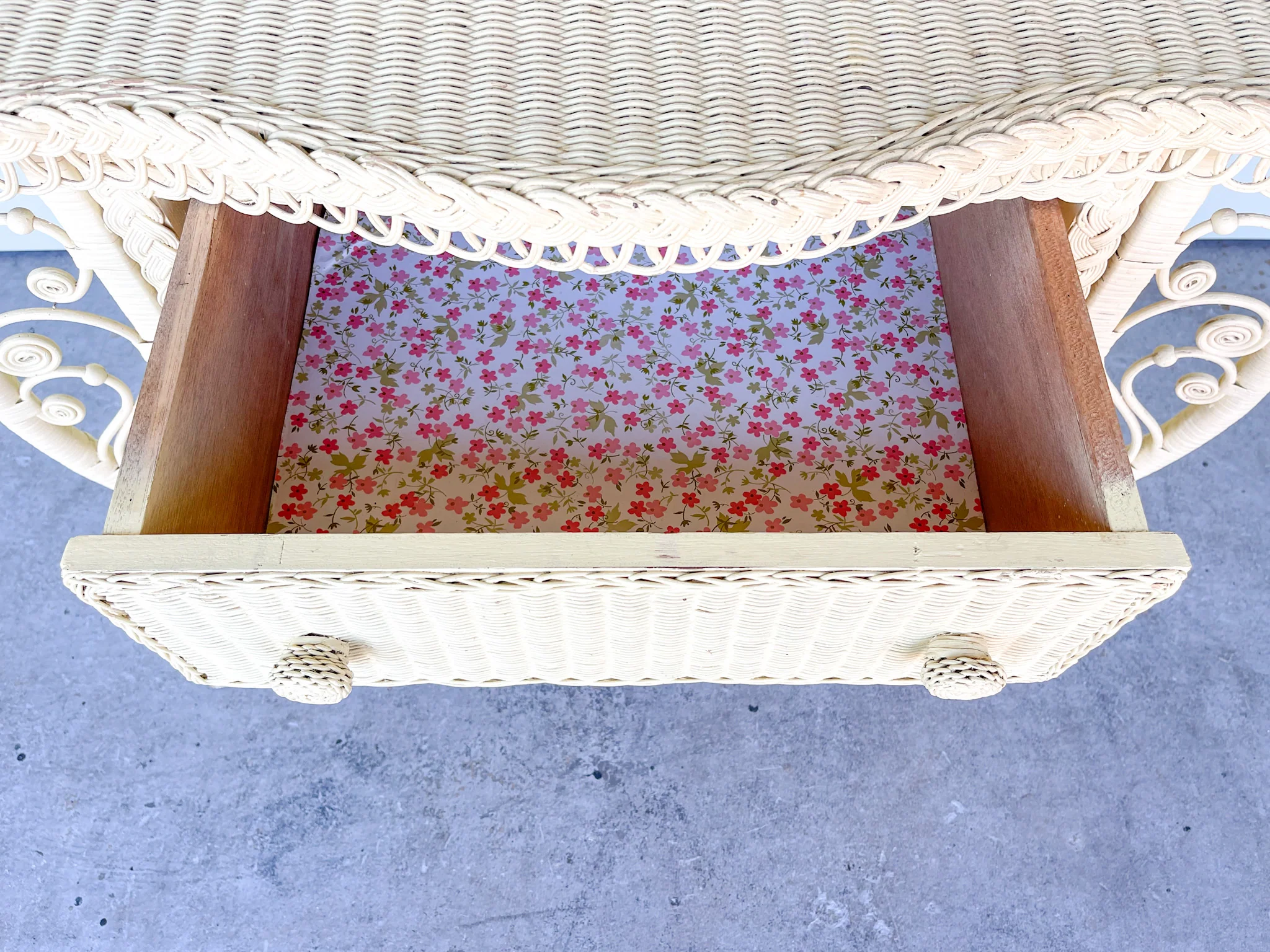 Sweet Fiddlehead Wicker Chest - Image 5