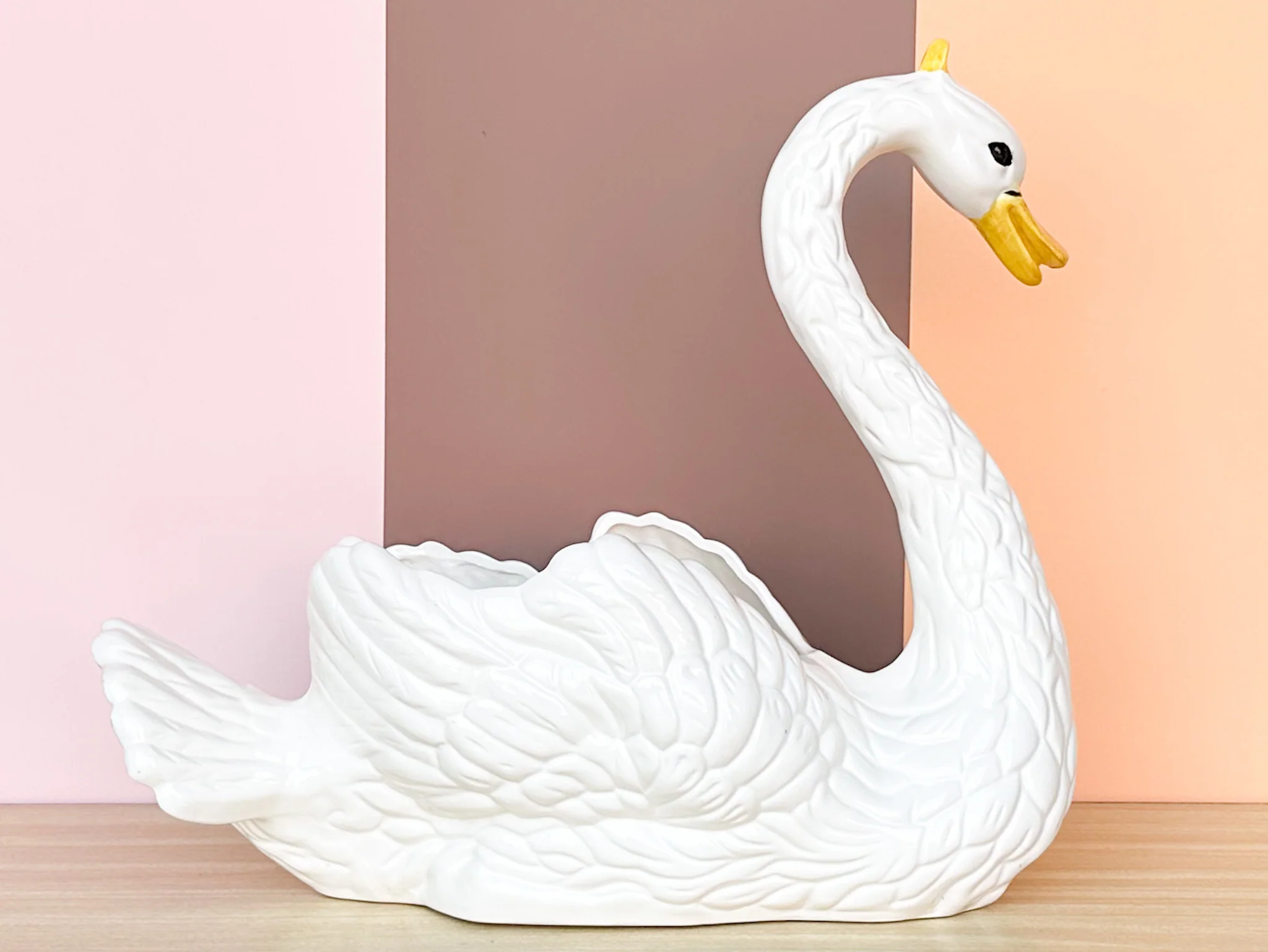 Sweet Swan Cachepot - Image 3