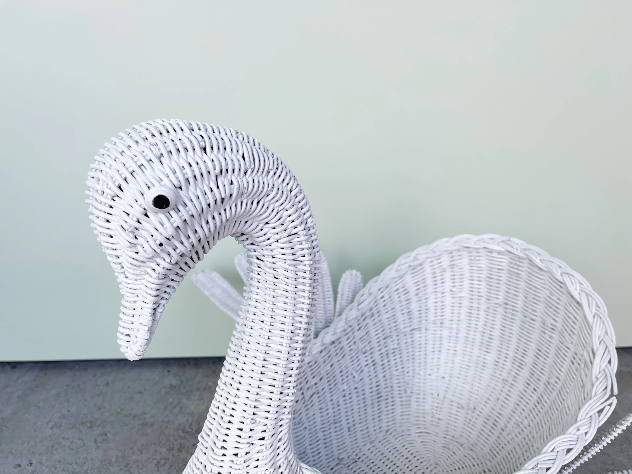 Sweet Wicker Swan Basket - Image 3