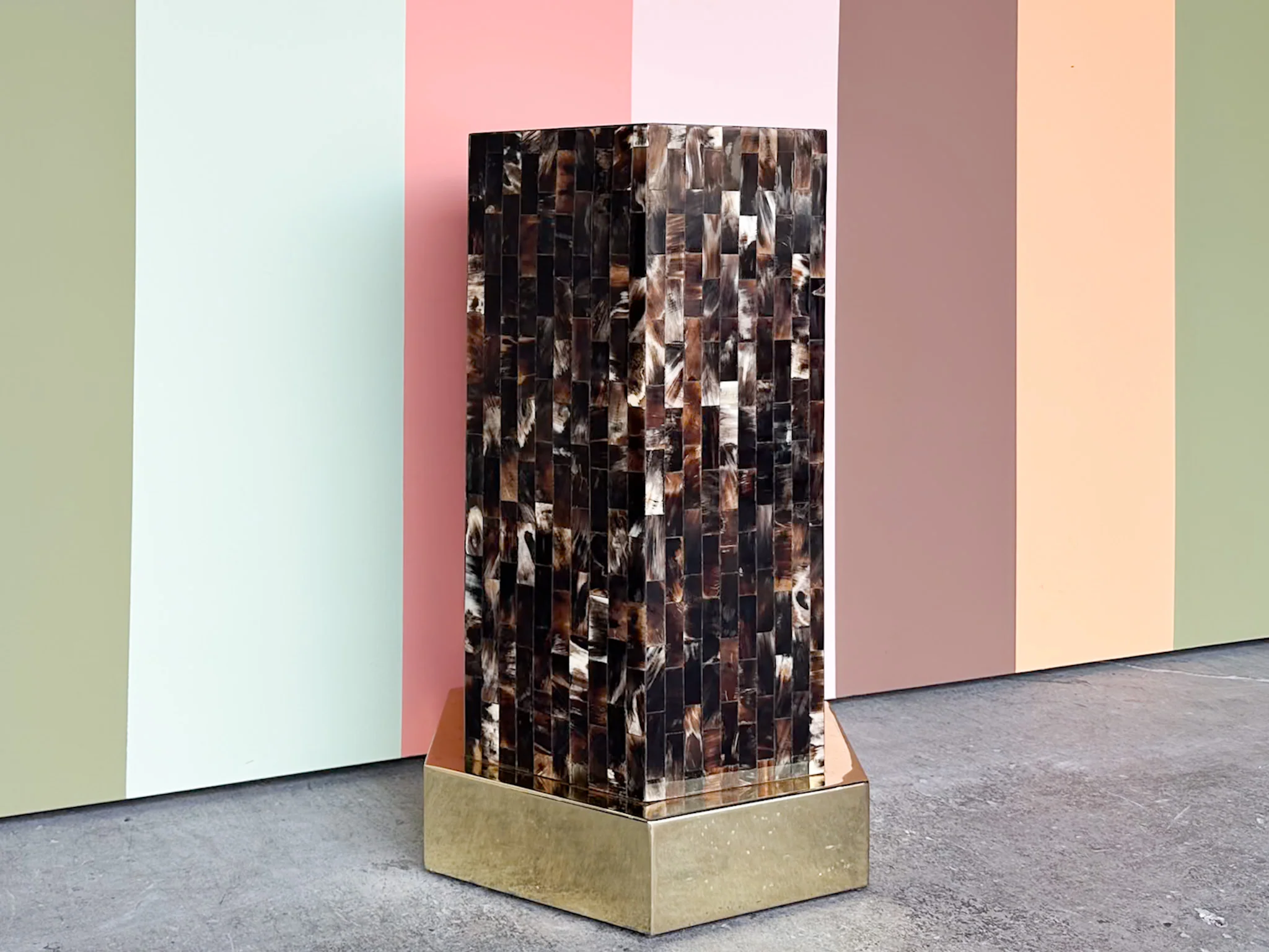 Tessellated Tortoiseshell Pedestal - Image 2
