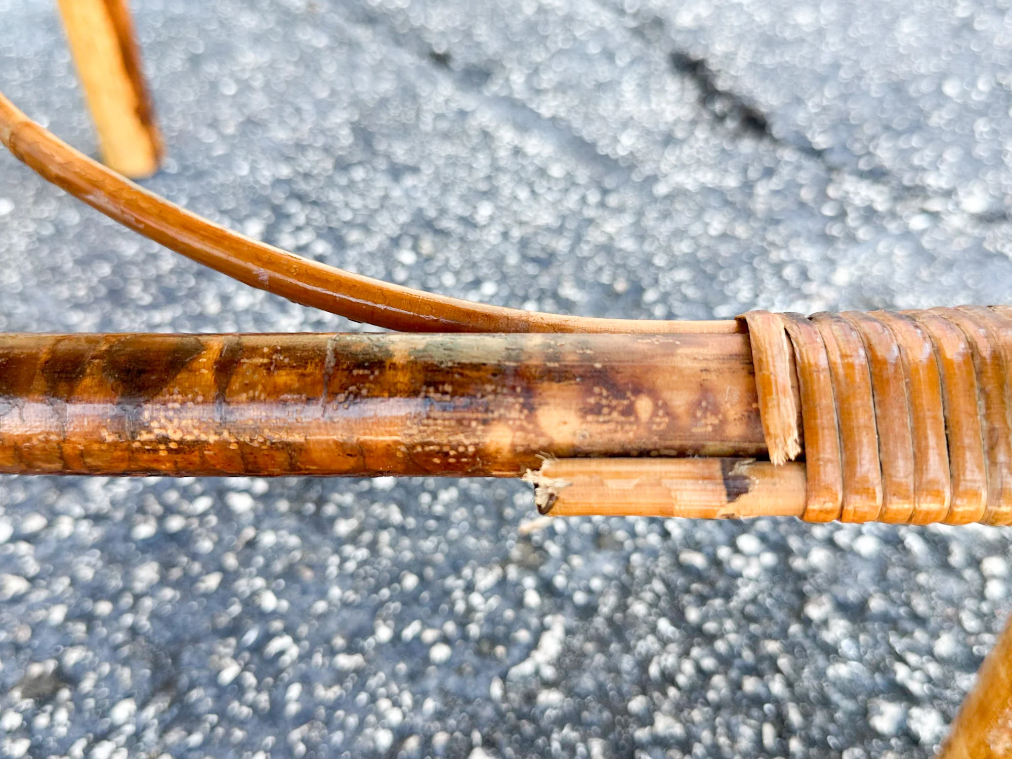 Tortoiseshell Rattan and Cane Dining Set - Image 25