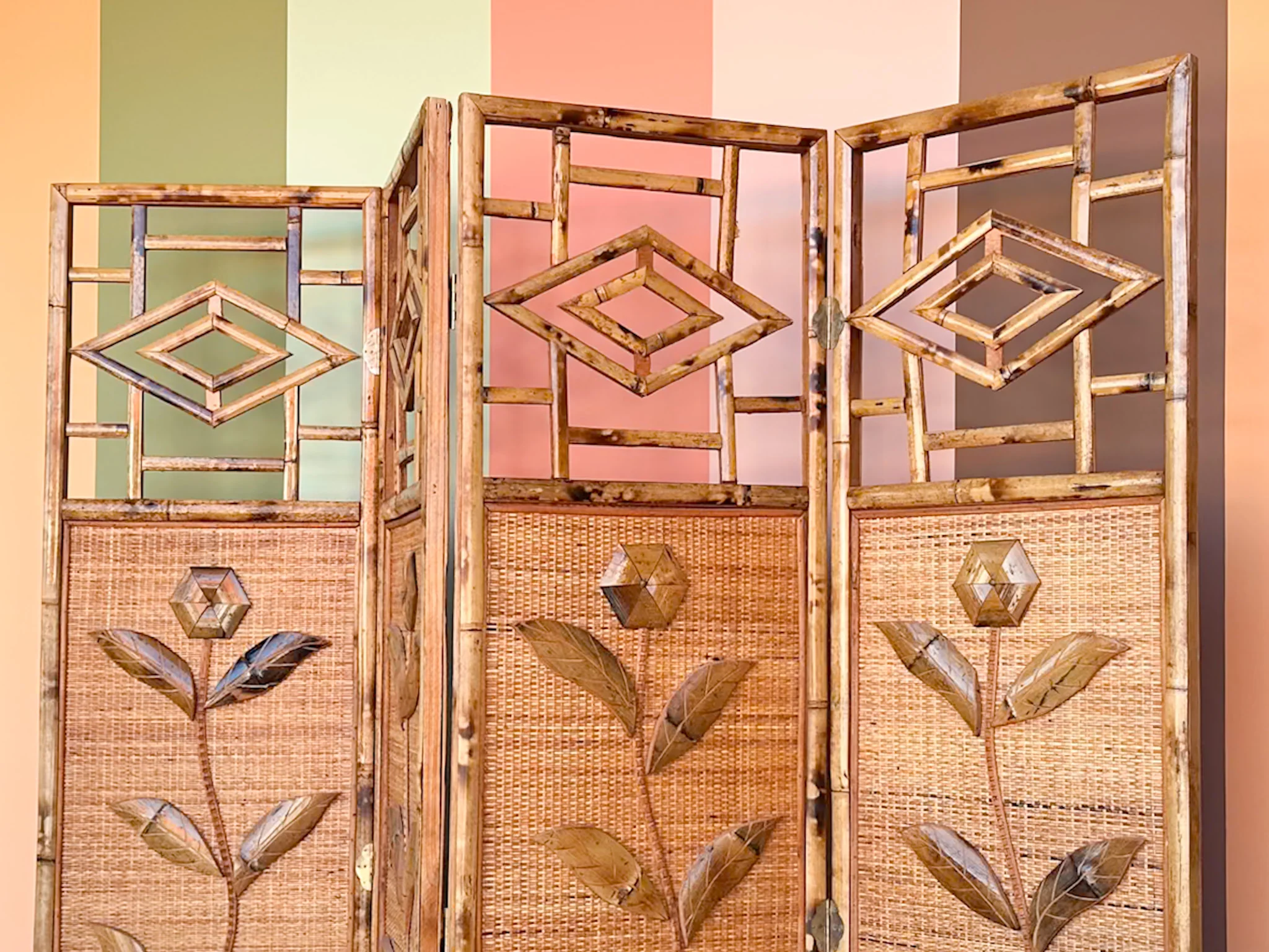 Tortoiseshell Rattan Flower Screen - Image 5