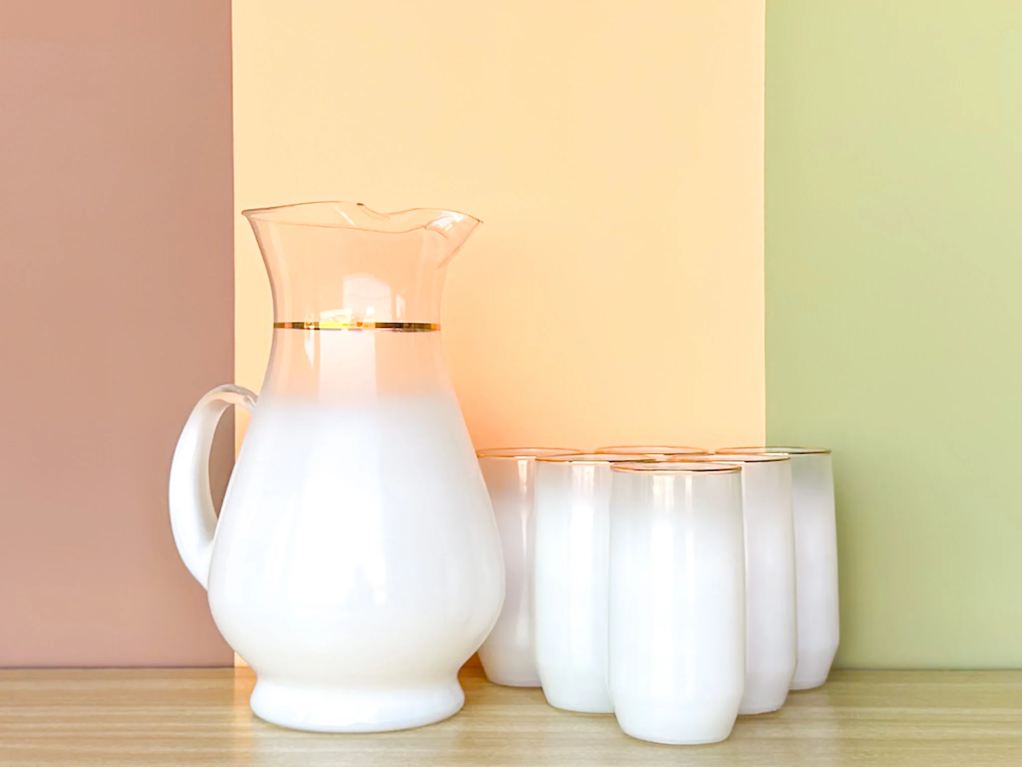White Blendo Pitcher and Glassware Set