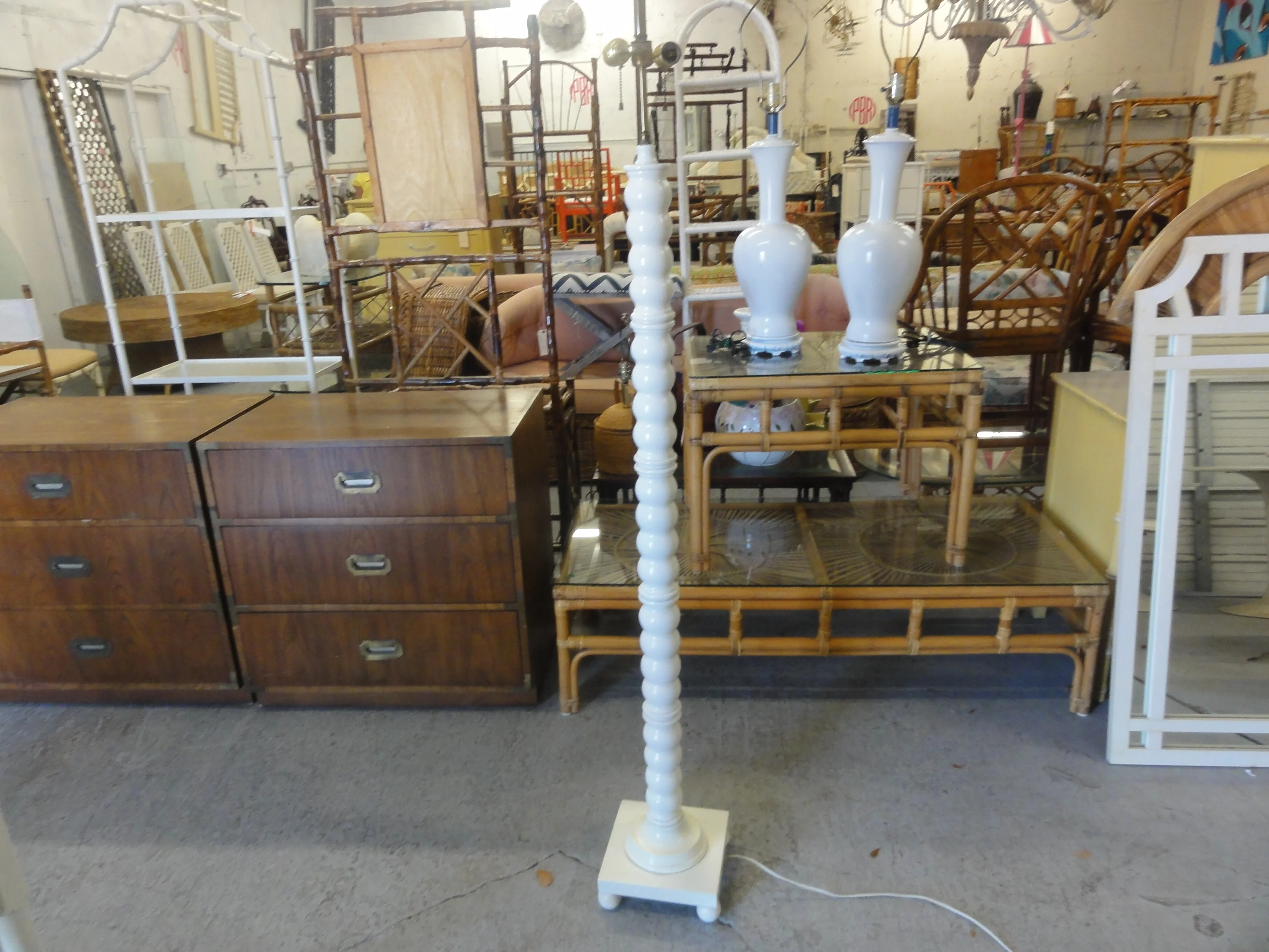 White Column Floor Lamp - Image 3