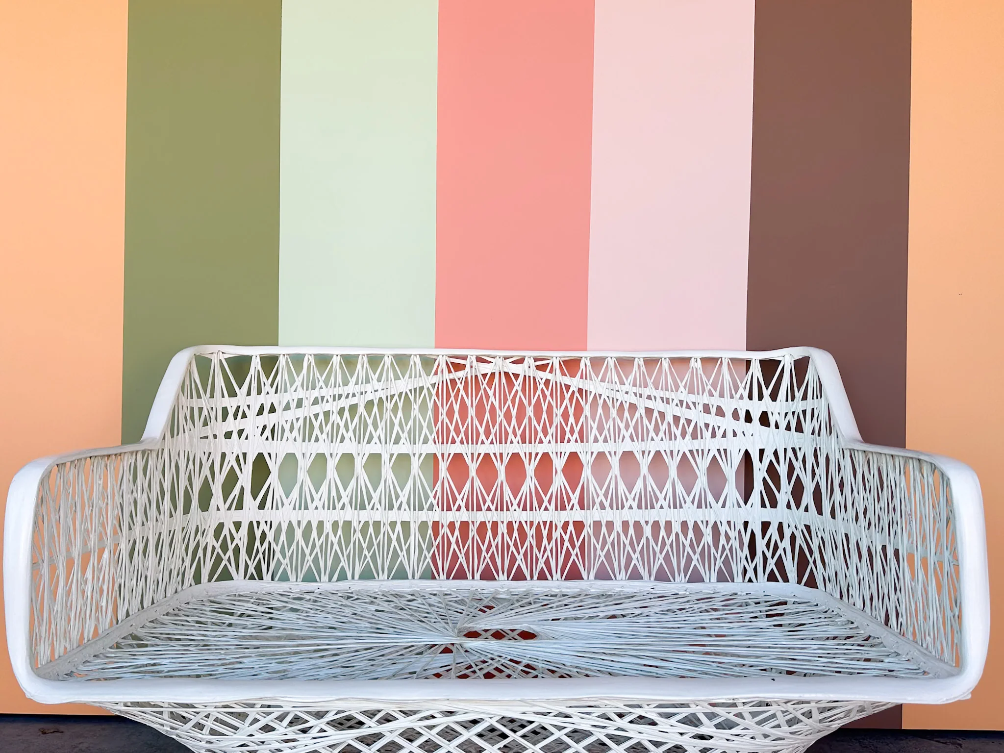 White Webspun Loveseat - Image 4