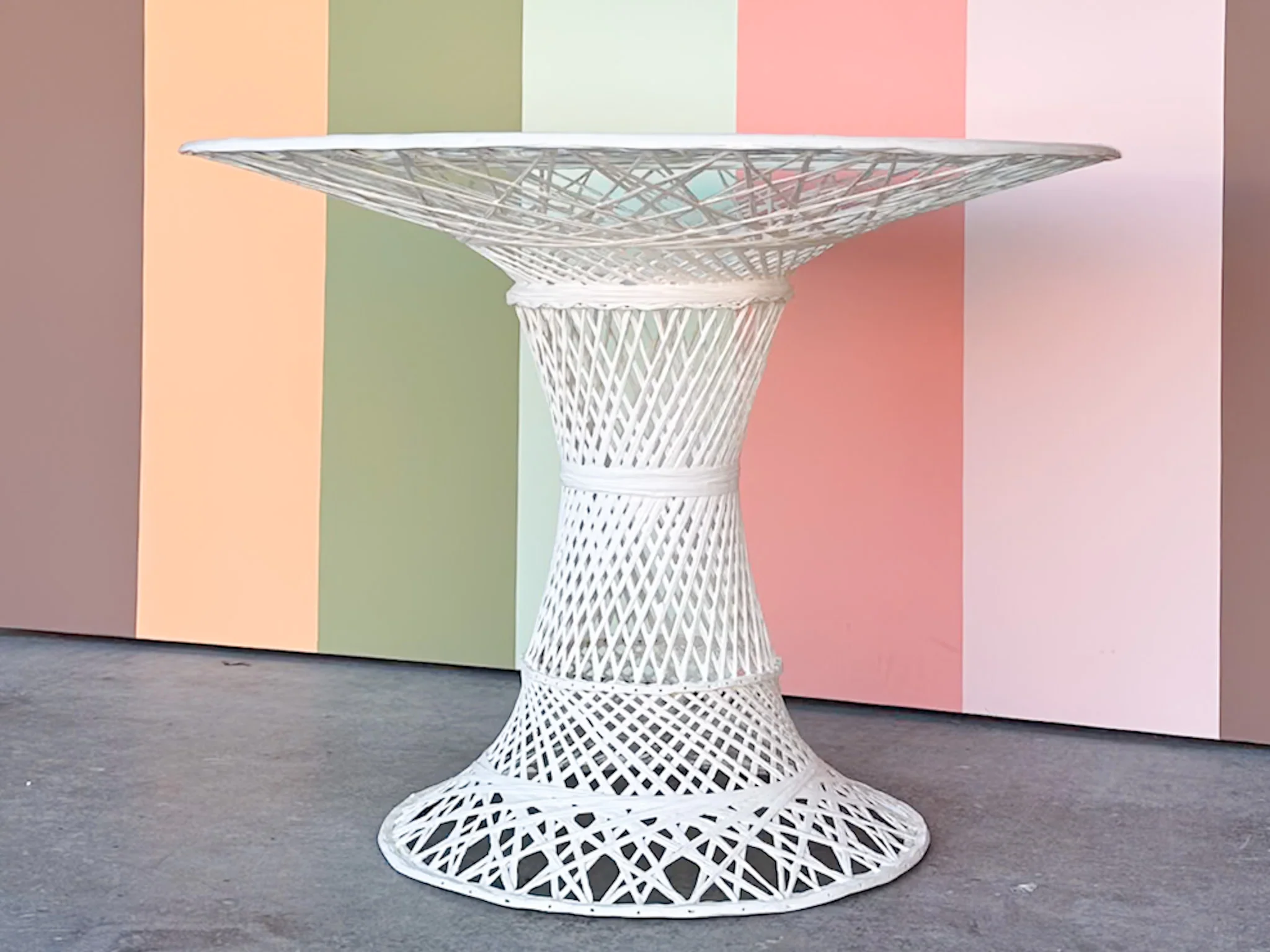 White Webspun Outdoor Dining Set - Image 11