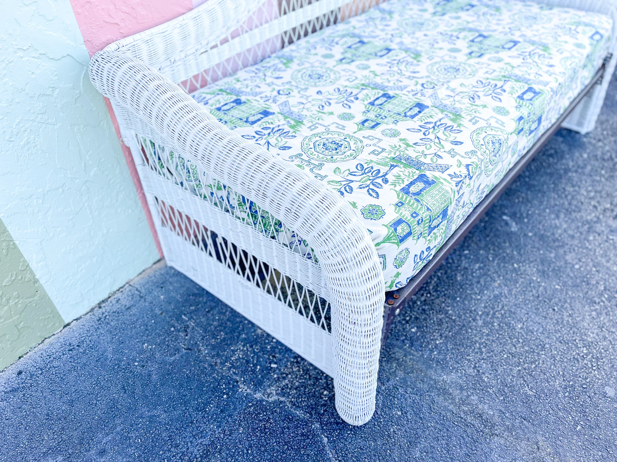 Wicker Chic Day Bed - Image 2