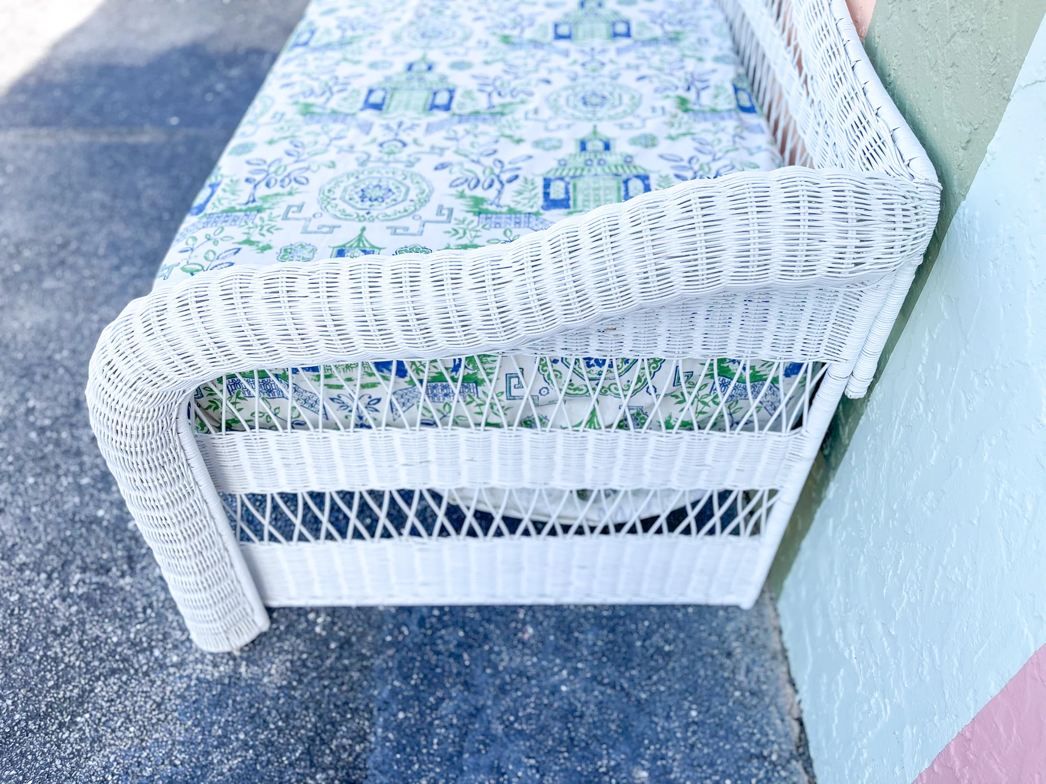 Wicker Chic Day Bed - Image 4